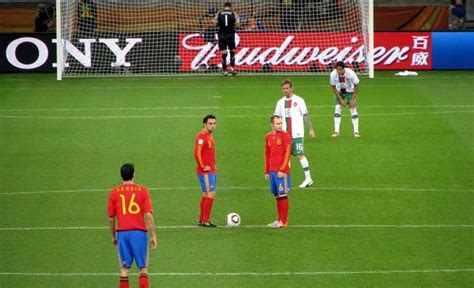 Perch I Mondiali Di Calcio Si Giocano Ogni Quattro Anni Il Distretto