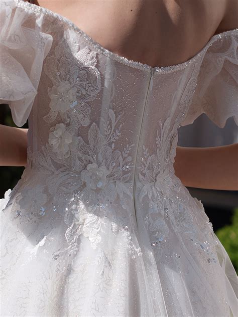 Off Shoulder A Line Wedding Dress With Embellishment Harems Brides