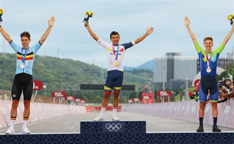 Orgullo Ecuatoriano Richard Carapaz Gana La Medalla De Oro En Los