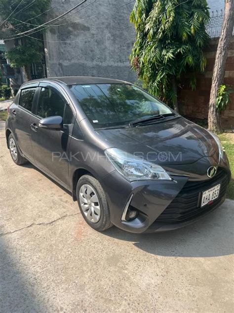 Toyota Vitz 2022 for sale in Lahore | PakWheels