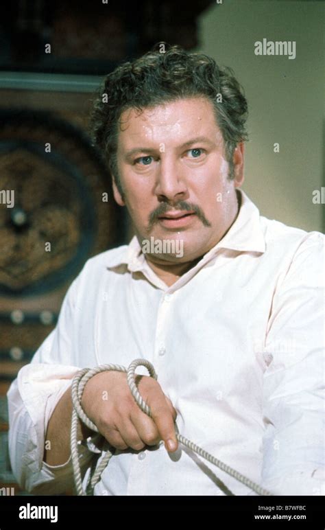 Peter ustinov topkapi 1964 hi-res stock photography and images - Alamy