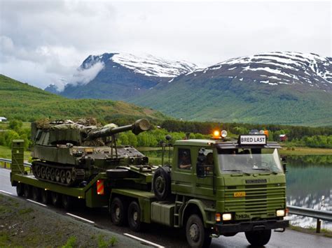 Soldiers with The Northen Brigade, Norwegian Army, conducting a ...