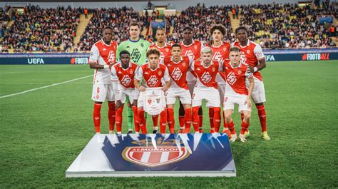 Héroïque à dix l AS Monaco cède contre Benfica