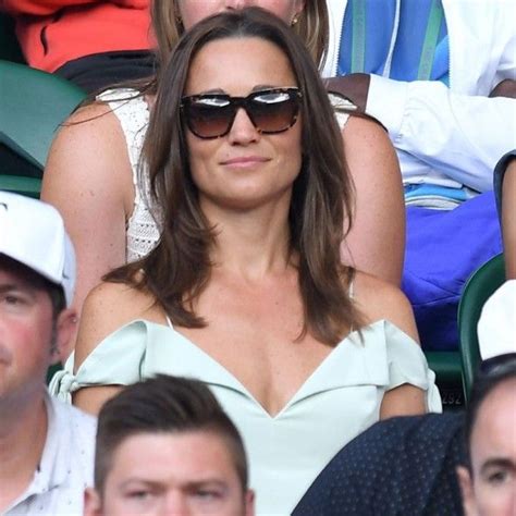 Pippa Middletons Stylish Off The Shoulder Dress At Wimbledon