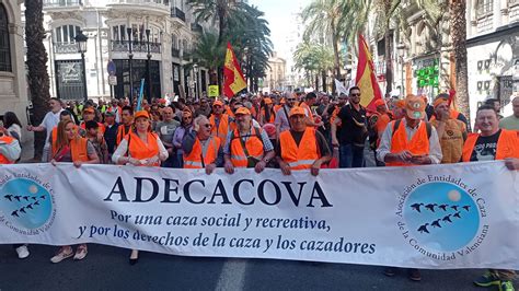 Miles De Cazadores Y Agricultores Colapsan Las Calles De Valencia A