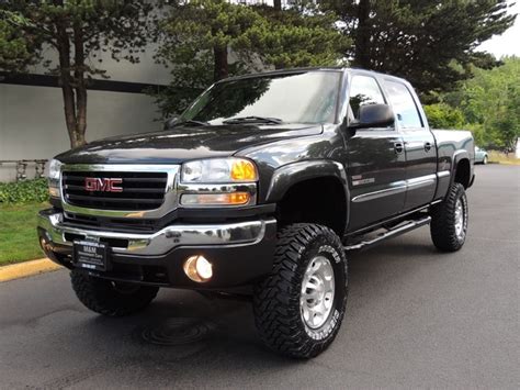 2005 GMC Sierra 2500 SLE/4X4/ Crew Cab/DURAMAX DIESEL/86k miles/LIFTED