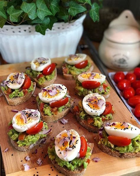 Kanapki Z Jajkiem I Avocado Food Avocado Toast Avocado