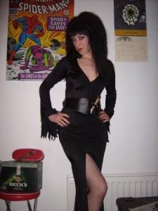 Elvira Costumes | PartiesCostume.com