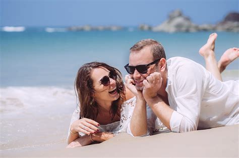 Ein Paar Fotoshooting Im La Vela Resort In Khao Lak