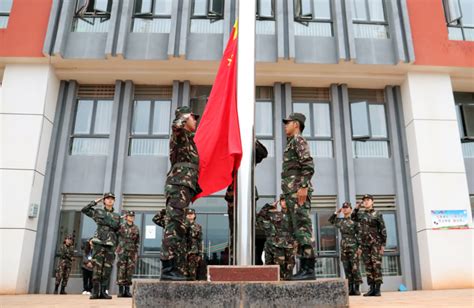 云南新兴职业学院举行“学雷锋志愿服务月”暨“弘扬雷锋精神 践行社会主义核心价值观”主题活动启动仪式云南新兴职业学院官网就业前景最好的医药类