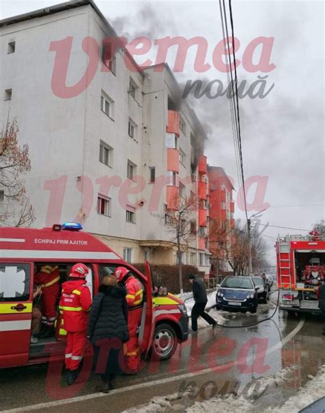 Incendiu La Un Bloc Din Vaslui Zeci De Persoane Evacuate Patru Dintre