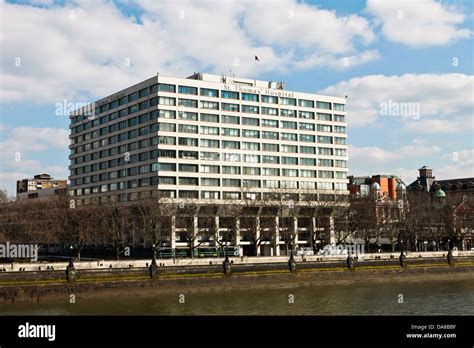 St. Thomas' Hospital, London, April 2013 Stock Photo - Alamy