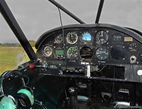 Piper Super Cub Cockpit