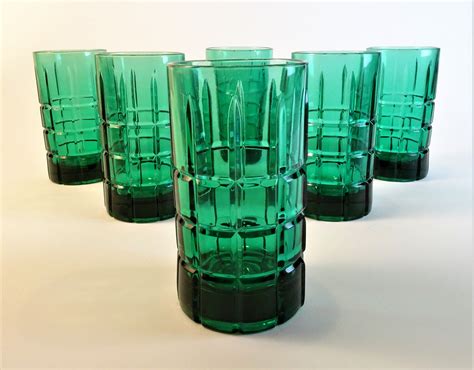 Mid Century Vintage Emerald Green Glass Tumblers In Tartan Manchester Pattern By Anchor Hocking