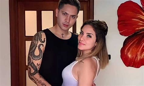 Kimberly Loaiza se somete a una cirugía estética para arreglar su cuerpo