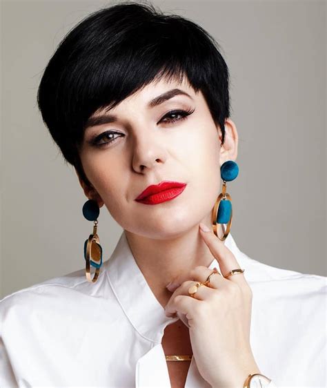 10 Trendy Short Hairstyles For Straight Hair Pixie Haircut For Female