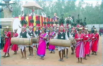 Folk Dance of Chhattisgarh by RaginiRsinha on DeviantArt