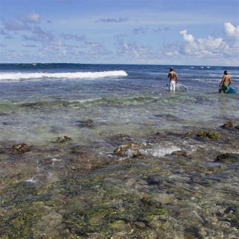 Lohis Break Maldives Waves Surfatoll