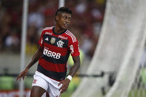 Últimas notícias do Flamengo Bruno Henrique Vini Jr Arrascaeta e