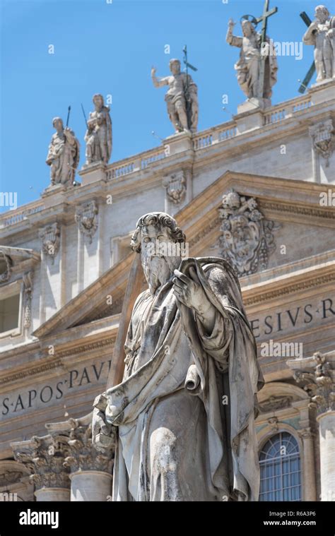 Rome st paul statue st hi-res stock photography and images - Alamy