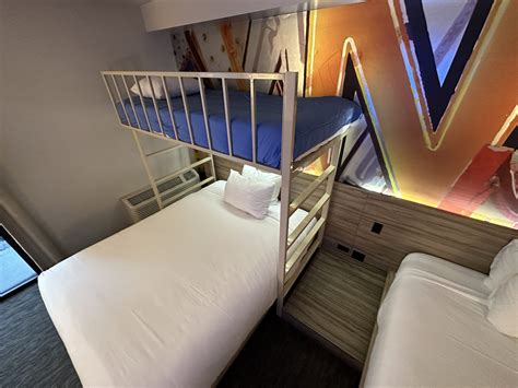 LINQ Las Vegas - Bunk Bed Room Review - Take a Look Inside!