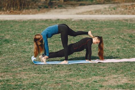 De Top 10 Beste Duo Yoga Poses Voor 2 Personen Yoga Vandaag