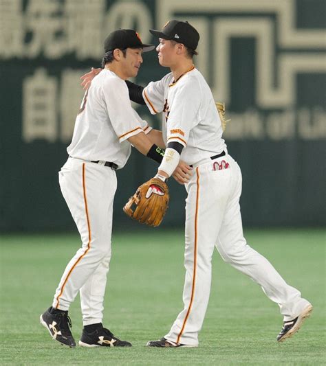 プロ野球 巨人－ヤクルト 試合後に松田宣浩引退セレモニー 写真特集120 毎日新聞