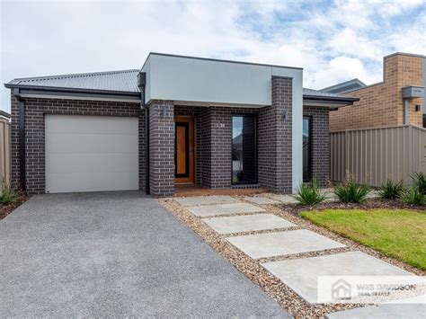 1 25 Rissmann Drive Horsham Vic 3400 Property Details