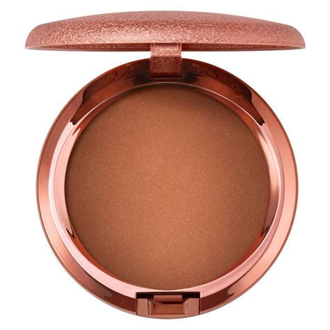 A Soft Matte Bronzing Powder Mac Cosmetics Skinfinish Sunstruck