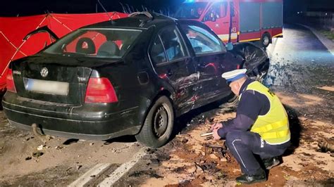 Tragiczny Wypadek Pod Starogardem Latek Uderzy Samochodem W Drzewo