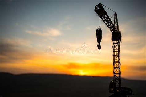 Fond Industriel Abstrait Avec La Silhouette De Grue De Construction Au