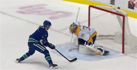 Elias Pettersson pretzels goalie on penalty shot goal (VIDEO) | Sports