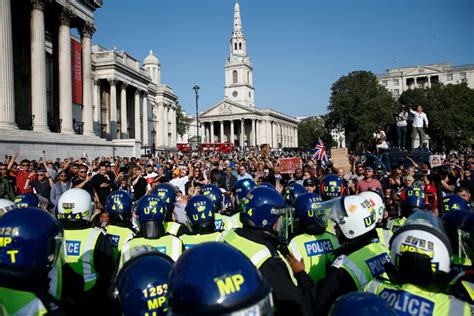 London Police Protesters Clash At Anti Lockdown Demonstration