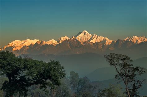 Pegunungan Kanchenjunga Gunung Himalaya Di Latar Belakang Sikkim Foto