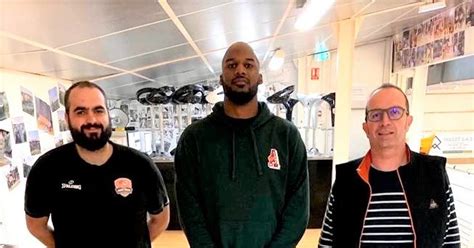 Basket ball Nationale 2 masculine Prissé recrute un pivot américain