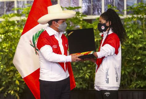 Presidente Castillo Felicita A Ang Lica Espinoza Por Oro Obtenido En