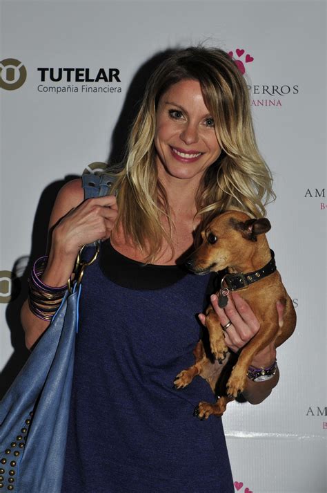 Alicia Alvarez Moda y Espectáculos AMORES PERROS PRESENTÓ SU