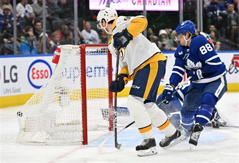 Predators 1 Maple Leafs 2 Nashville S Win Streak Ends Despite