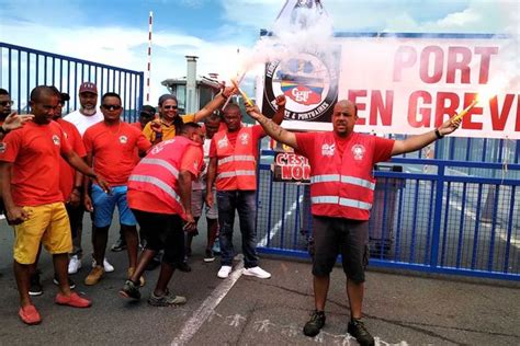 Les Dockers De La Cgtr En Gr Ve Contre La R Forme Des Retraites