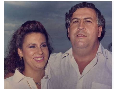 Foto Pablo Escobar Frente A La Casa Blanca Sale