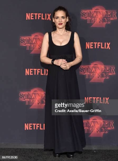 Premiere Of Netflixs Stranger Things Season 2 Stockfotos En Beelden