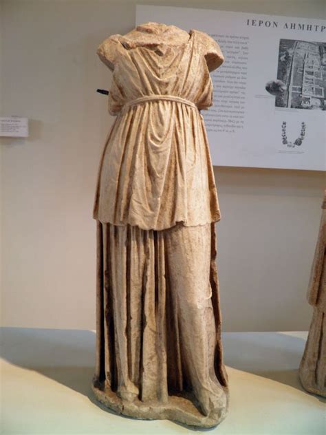 A Popular Ancient Greek Costume Was The Peplos It Was Worn By Greek Women And Was A Very Commonly