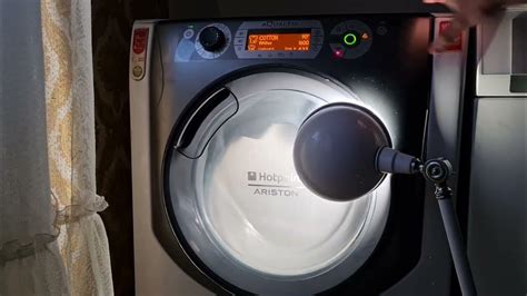 Hotpoint Ariston Aqualtis 10 7kg Washer Dryer Very Unbalanced Interim Spin Youtube