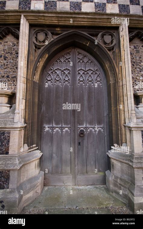 Wood Church Doors Hi Res Stock Photography And Images Alamy