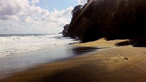 Pantai Di Blitar Yang Sangat Menarik Untuk Dikunjungi Menit Info