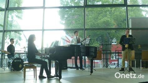 Konzert im Car Friedrich Gauß Gymnasium Musik in der Aula Onetz