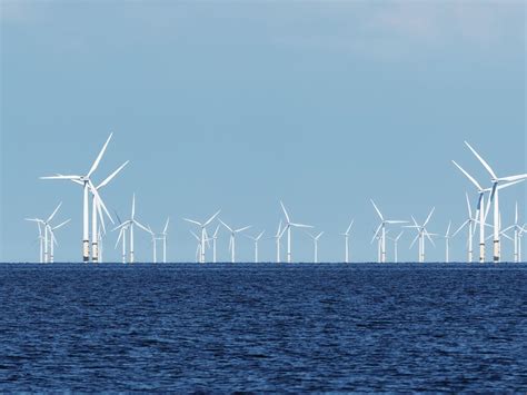 West Coast Offshore Wind Industry Brings Energy Benefits But Not