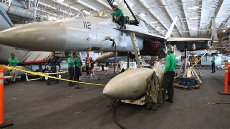 DVIDS - Video - Sailors perform Maintenance Super Hornet Landing Gear