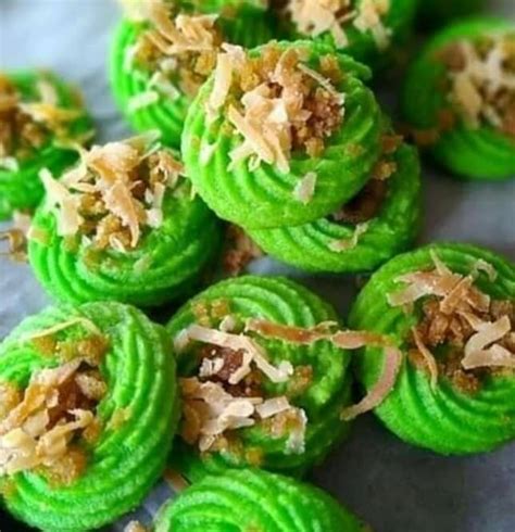 Kuih Raya Warna Hijau Biskut Raya Moden Mudah Disediakan Nona Lela Lowe