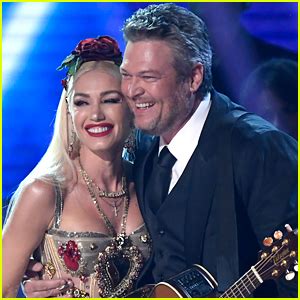 Gwen Stefani Wore a Stunning Wedding Dress to Marry Blake Shelton ...